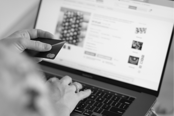 Colorful Holographic Abstract Background Banner (848 x 340 px) (600 x 400 px) (1)